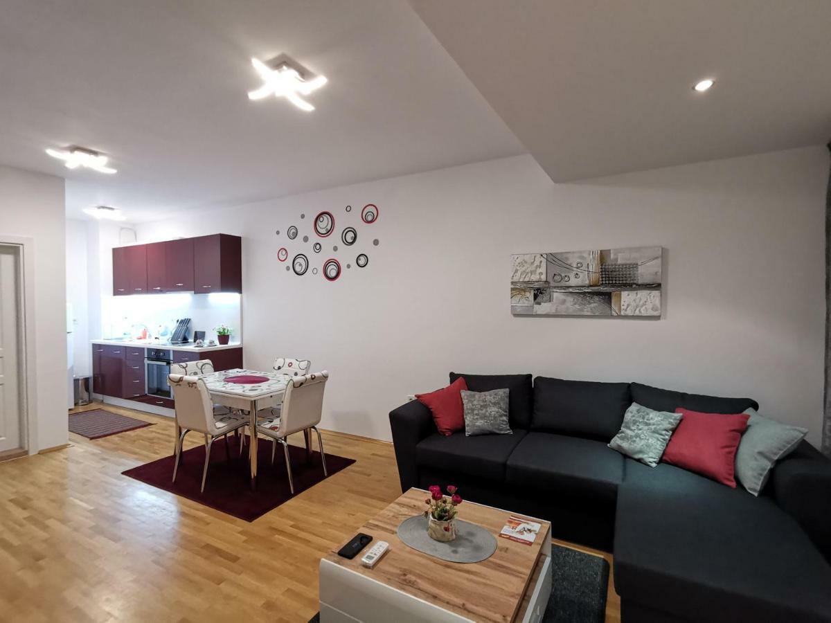 Cozy Apartment By The Sea Святые Константин и Елена Экстерьер фото